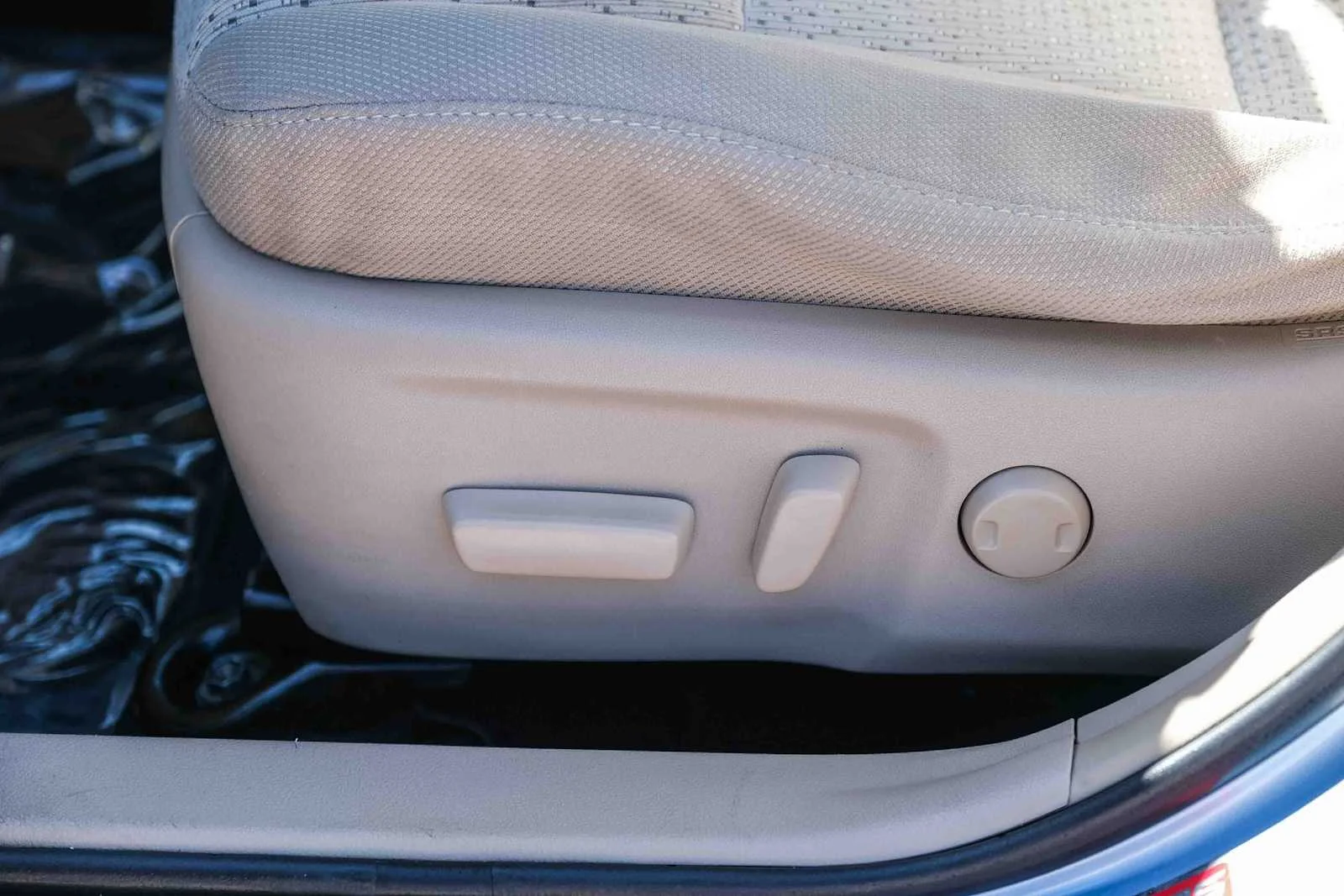 Used 2013 Clearwater Blue Metallic Toyota LE image 23