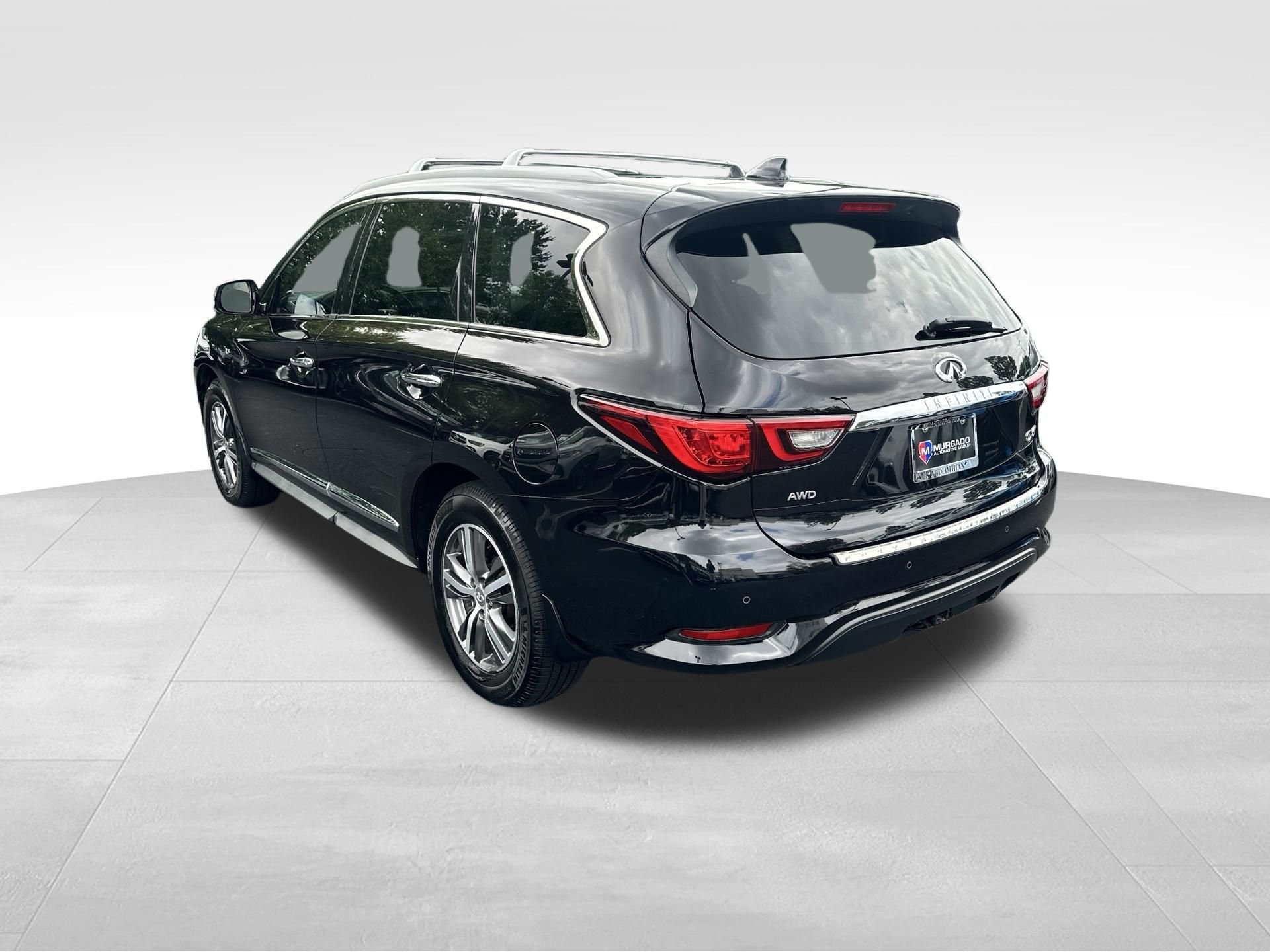 Used 2020 Black INFINITI LUXE image 18