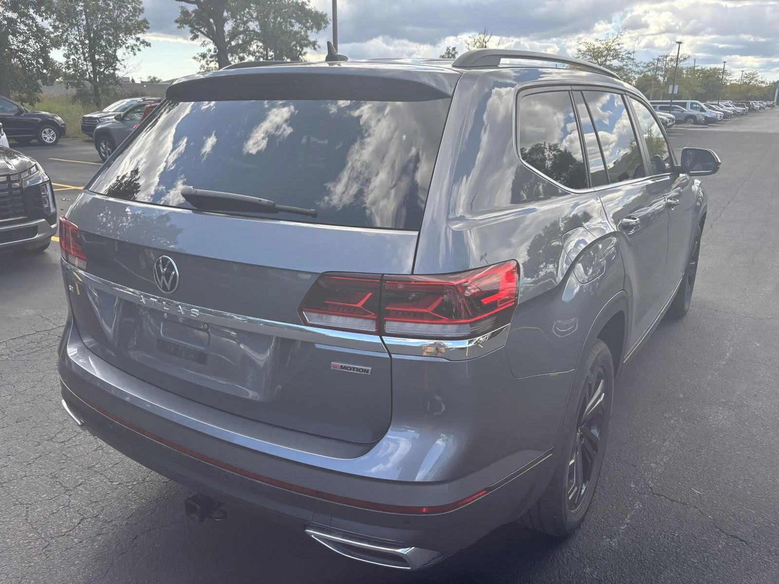 Used 2022 Platinum Gray Metallic Volkswagen 2.0T SE w/Technology image 6