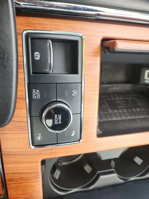 Used 2019 Black Lincoln Reserve image 35
