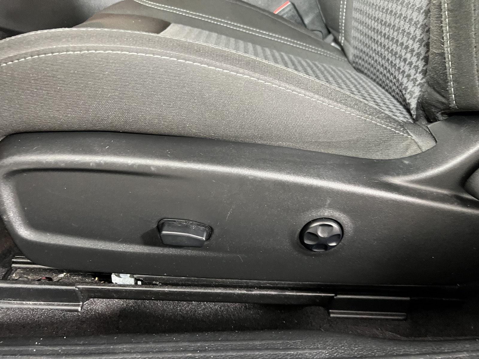 Used 2020 Rd Dodge SXT image 28