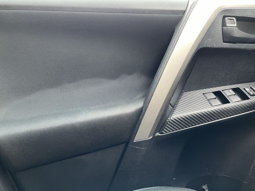 Used 2015 Black Toyota LE image 13