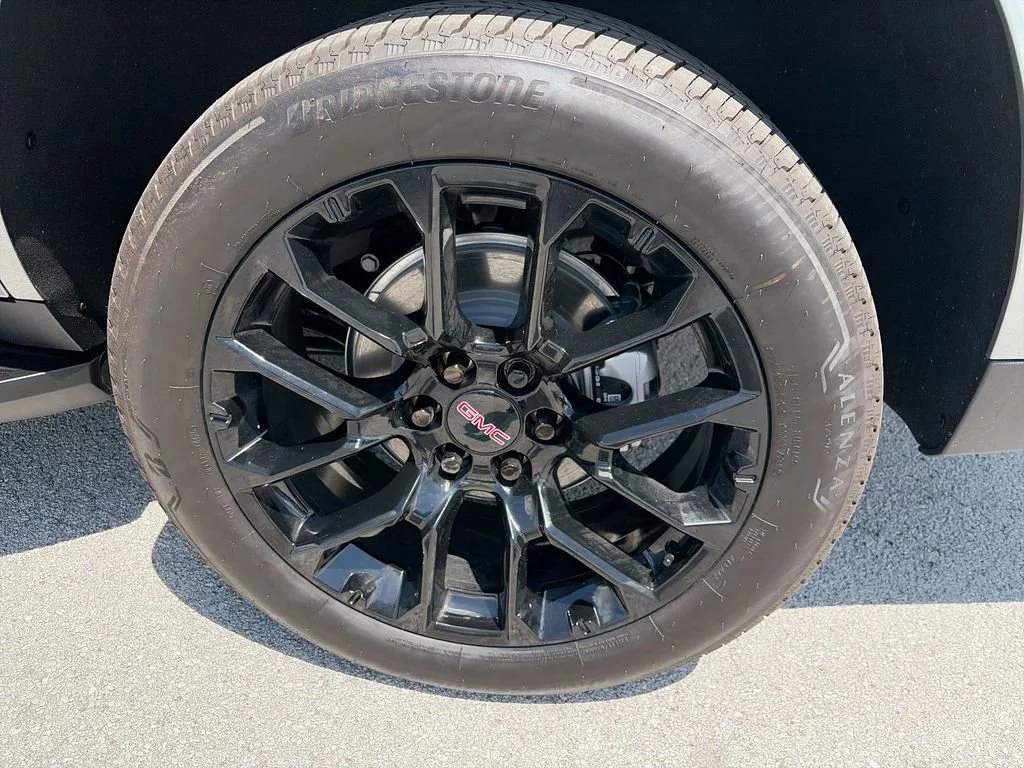 New 2026 Sterling Metallic GMC Elevation image 36