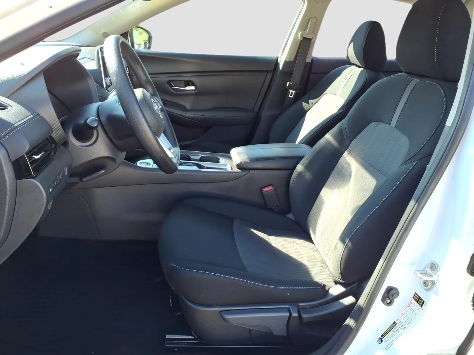 Used 2025 Aspen White Tricoat Qac Nissan SV image 12