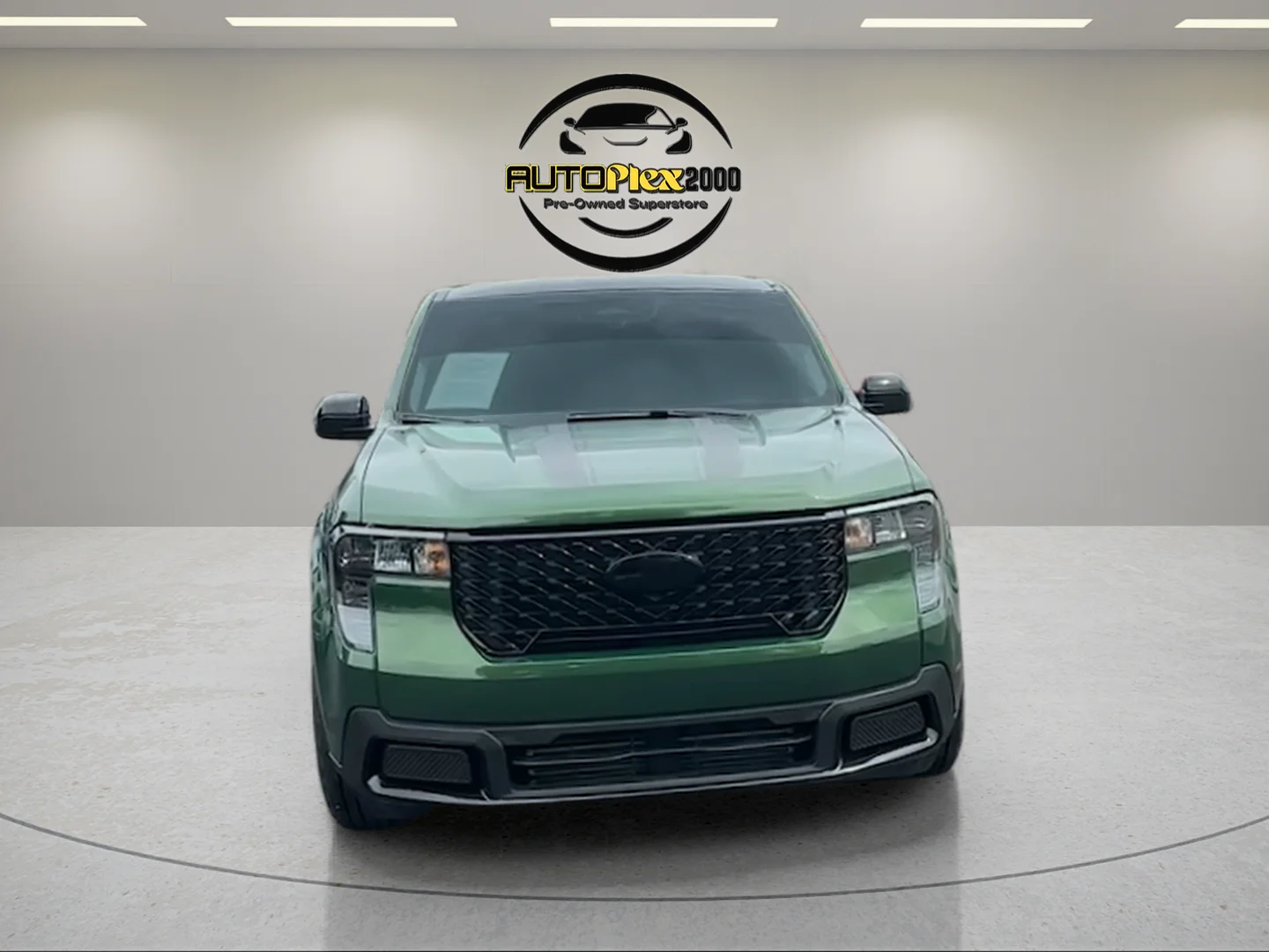 Used 2025 Green Ford XLT image 2