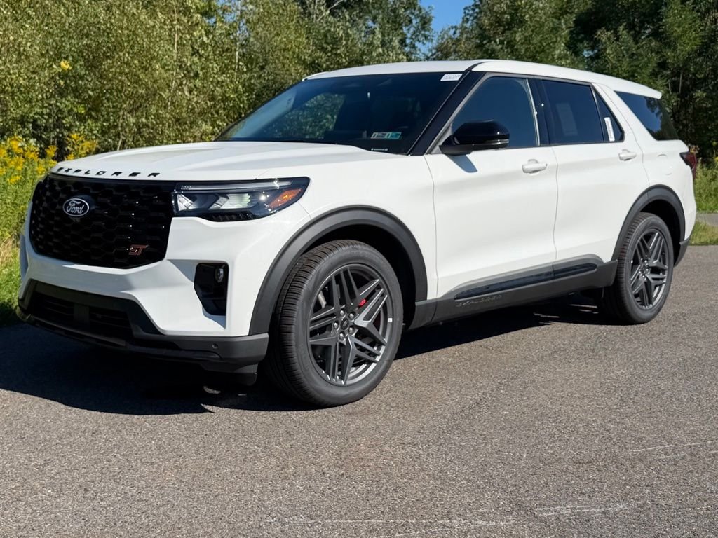 New 2027 Star White Metallic Tri-Coat Ford ST image 31