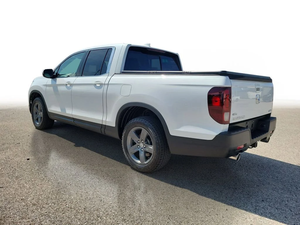 Used 2023 White Honda RTL image 3