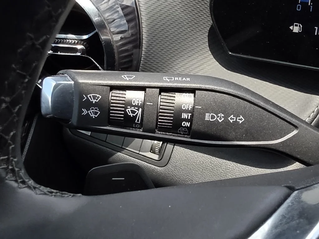 Used 2026 Summit White Chevrolet LT image 30