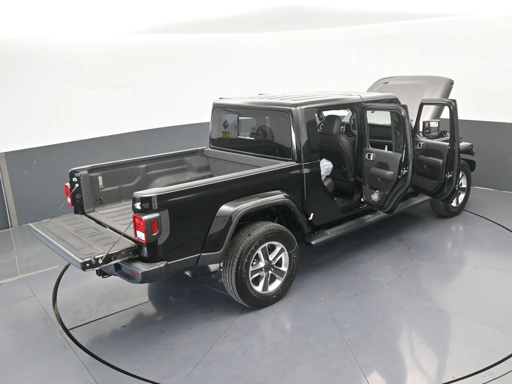 Used 2024 Black Clearcoat Jeep Sport S image 69