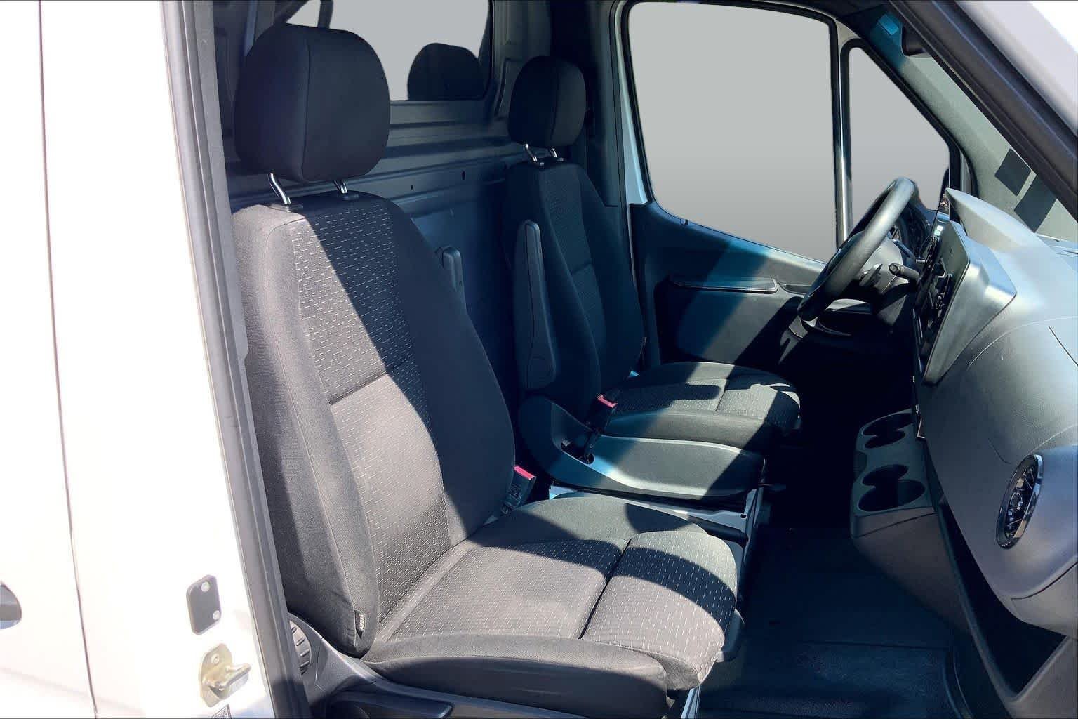 Used 2022 Arctic White Mercedes-Benz  image 8