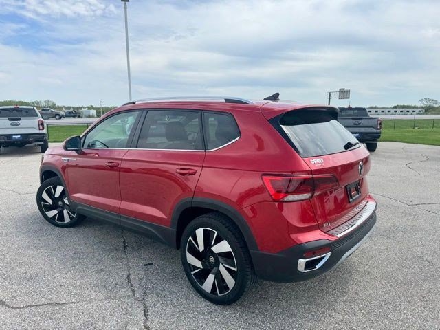 Certified Used 2024 Kings Red Volkswagen SEL image 5