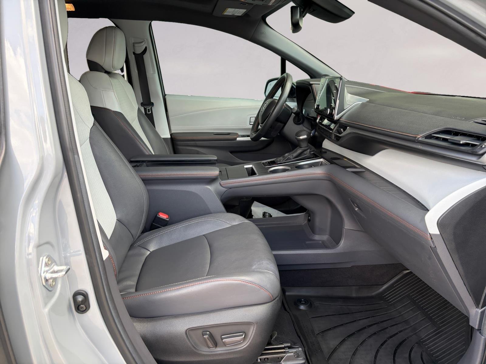 2024 Toyota Sienna XSE - Photo 15