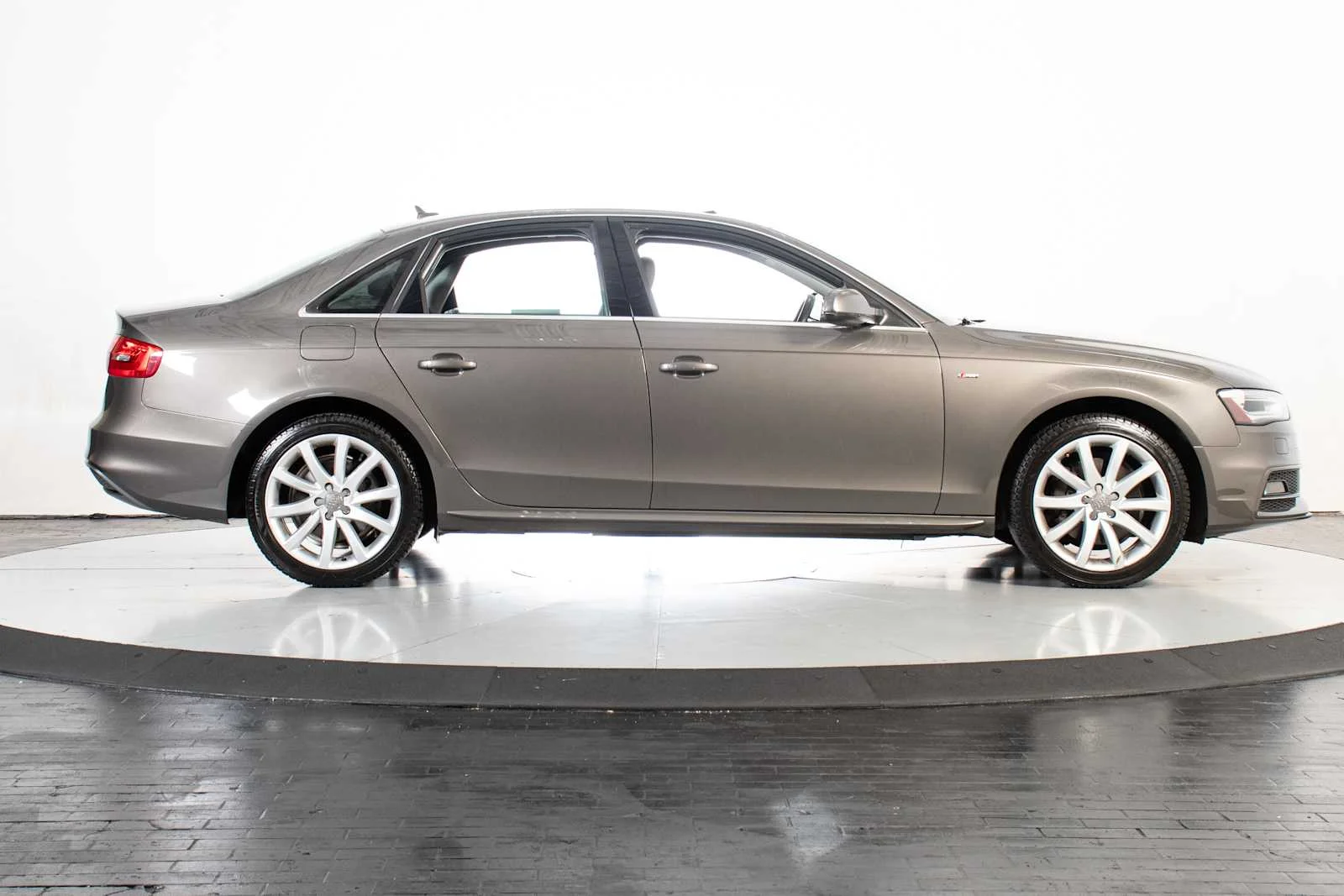 Used 2014 Monsoon Gray Metallic Audi Premium image 7