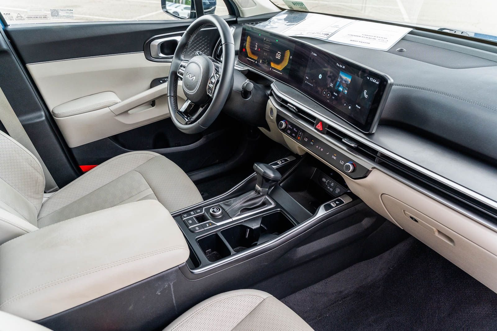 2025 Kia Sorento S - Photo 12