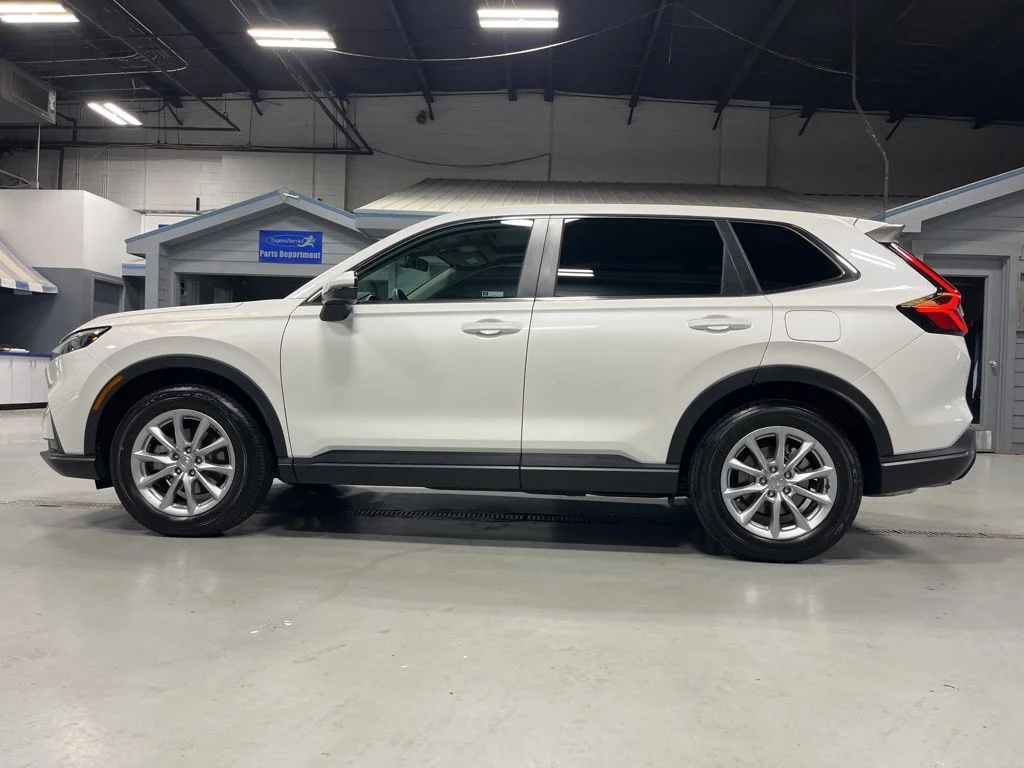 Used 2026 Platinum White Pearl Honda EX image 4