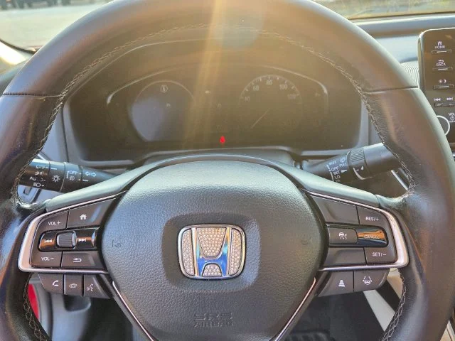 Used 2021 Red Honda EX-L image 25