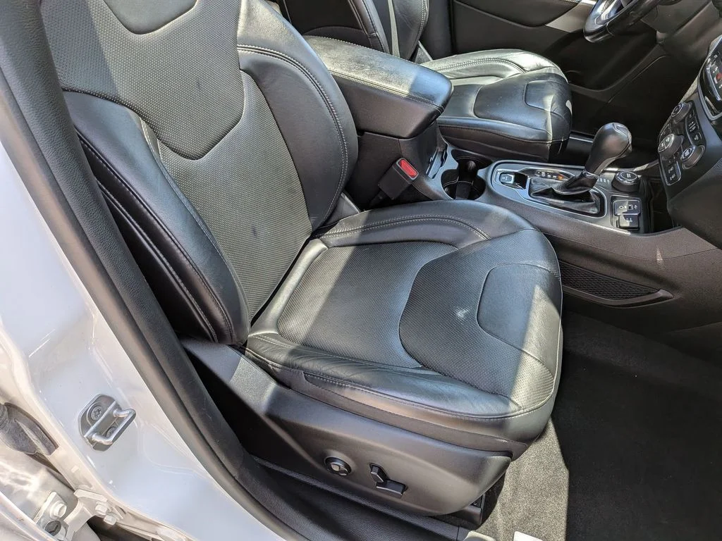 Used 2021 White Jeep Limited image 27