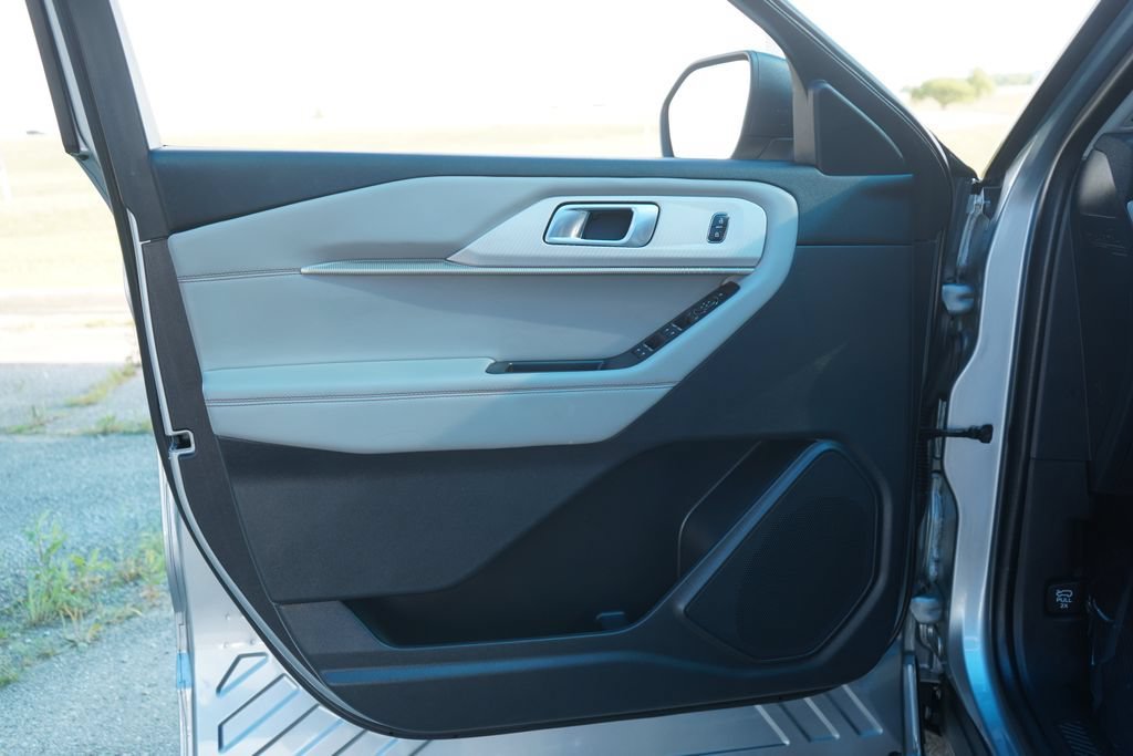 Used 2025  Ford Active image 13