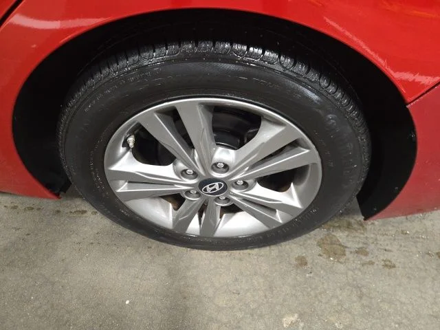 Used 2018 Red Hyundai SEL image 10