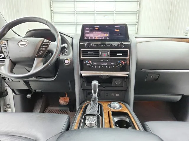 Used 2022 Silver Nissan SL image 28