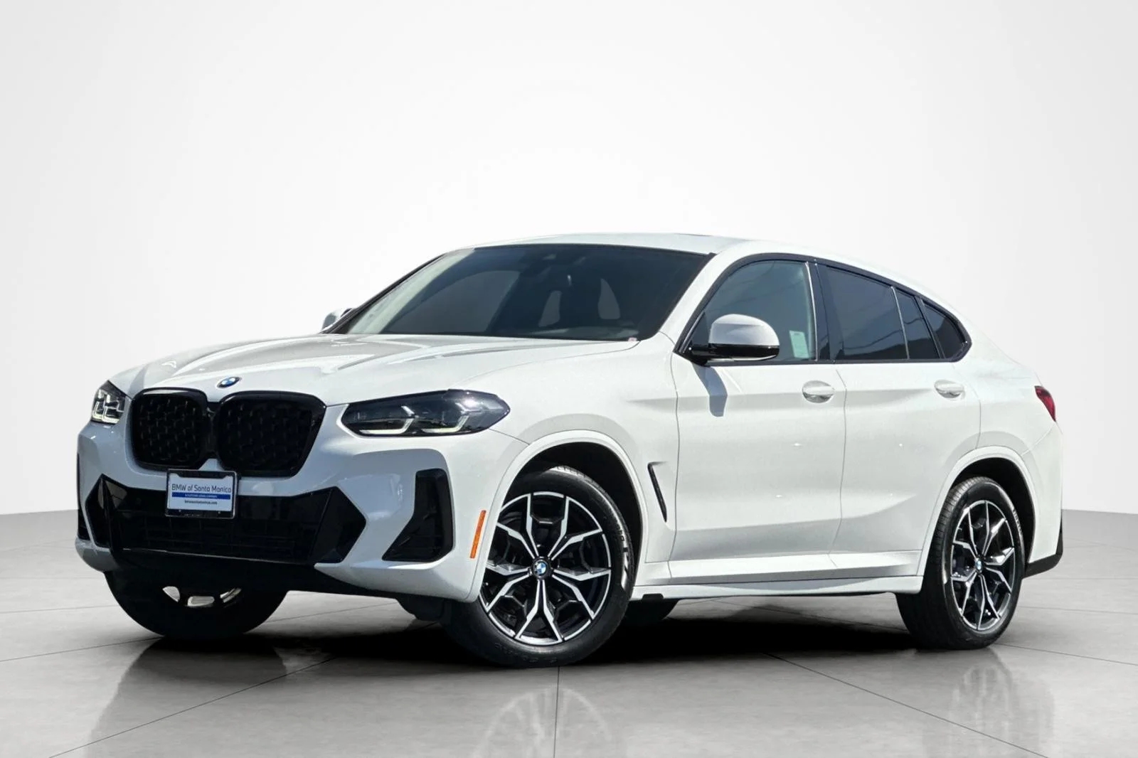 2023 BMW X4