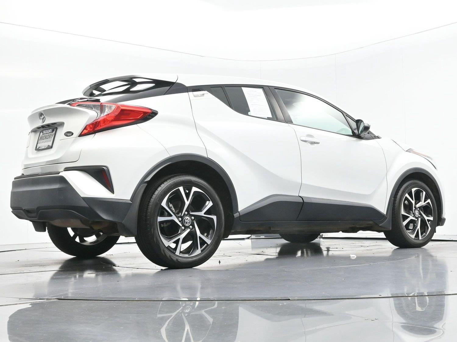 Used 2022 Wind Chill Pearl Toyota XLE image 46