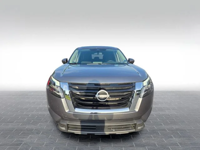 Used 2025 Gray Nissan SV image 2
