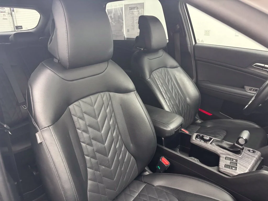 Used 2023 White Kia X-Line image 34