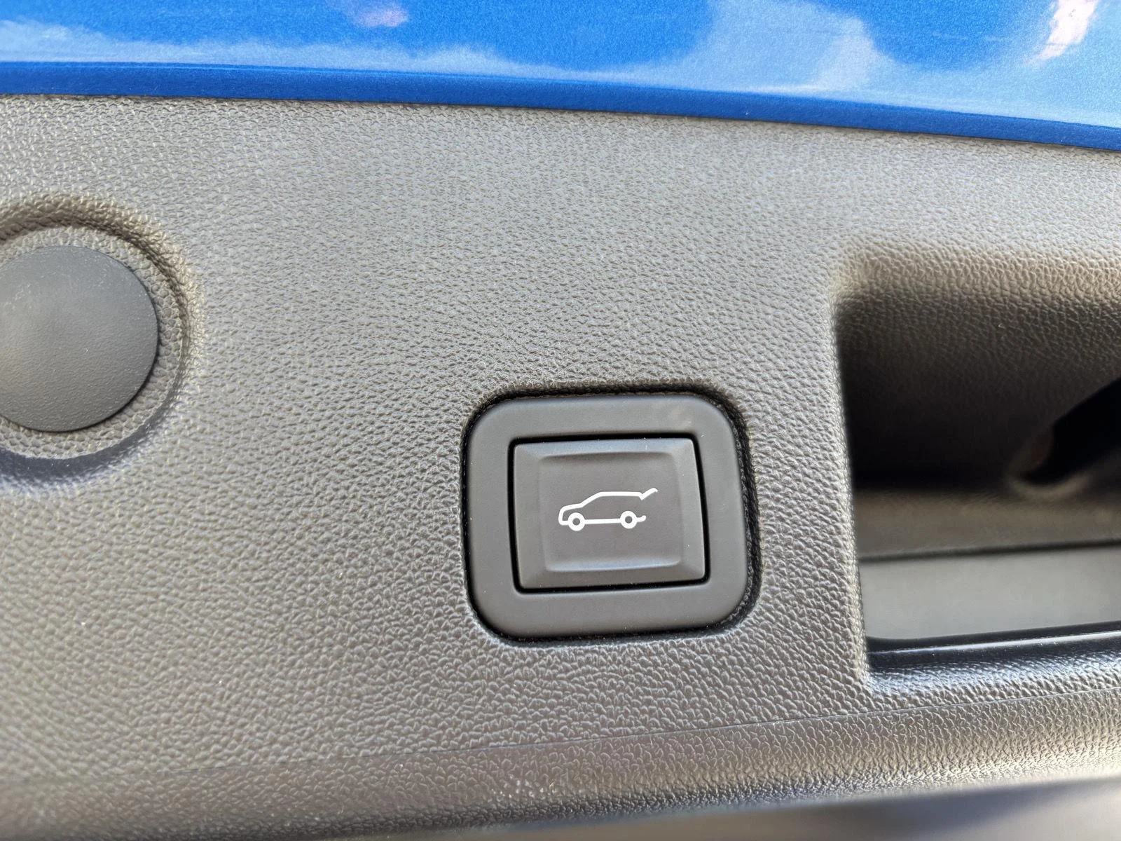Used 2024 Riptide Blue Metallic Chevrolet LT image 37