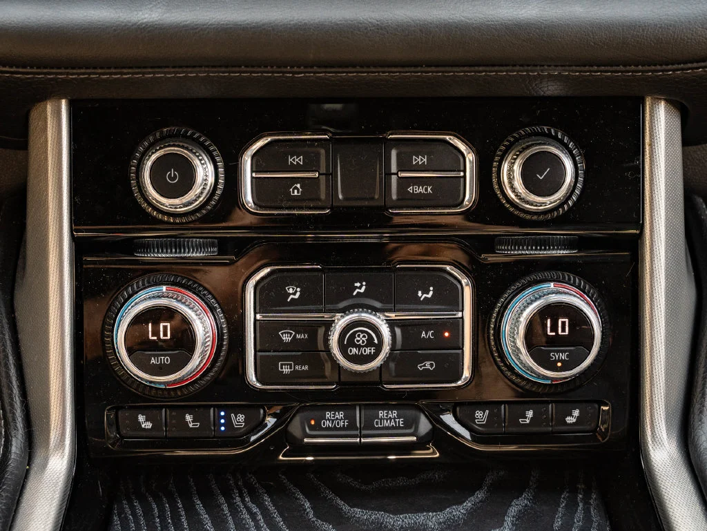 Used 2021 Onyx Black GMC Denali image 39