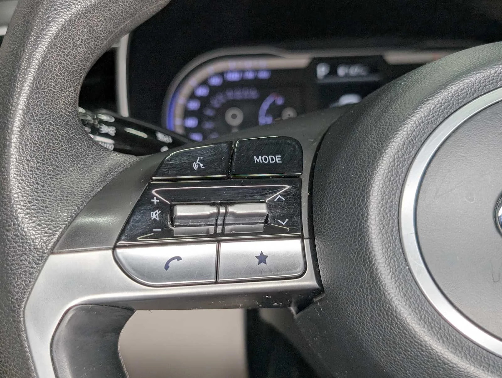 Used 2024 Hampton Gray Hyundai SEL image 34
