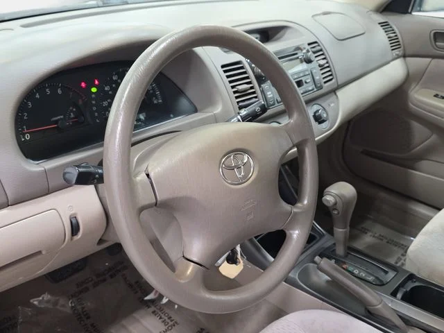 Used 2003 Green Toyota  image 14