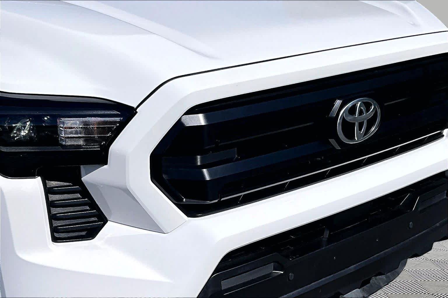 Used 2024 Ice Cap Toyota SR image 30