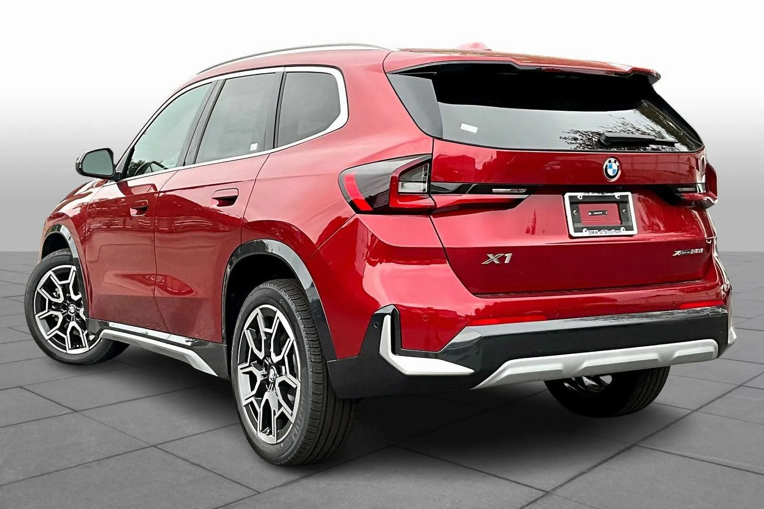 New 2026 Vegas Red Metallic BMW xDrive28i image 12