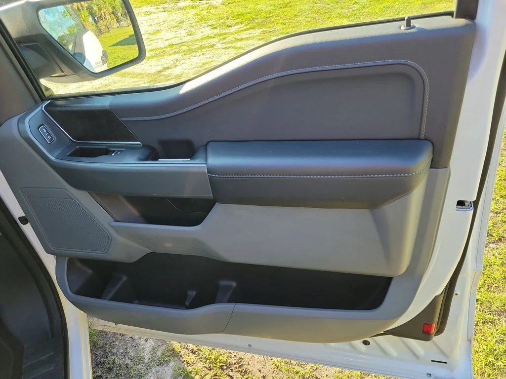 Used 2022 Oxford White Ford XLT image 35