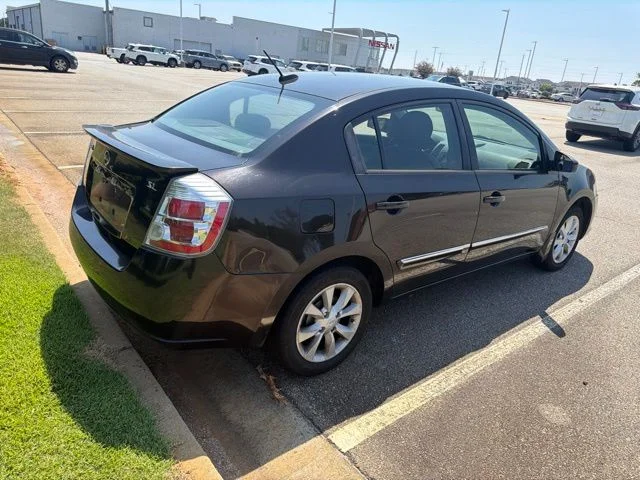 Used 2011 Black Nissan 2.0 SL image 8