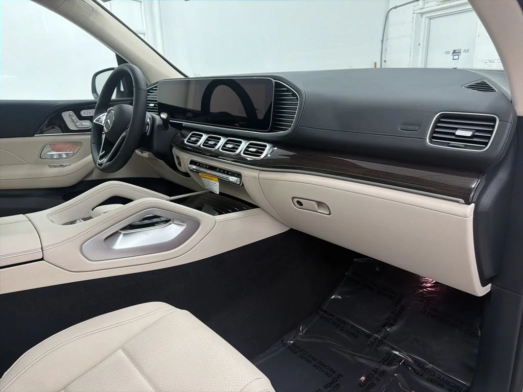 Used 2026 White Mercedes-Benz GLS 450 image 29