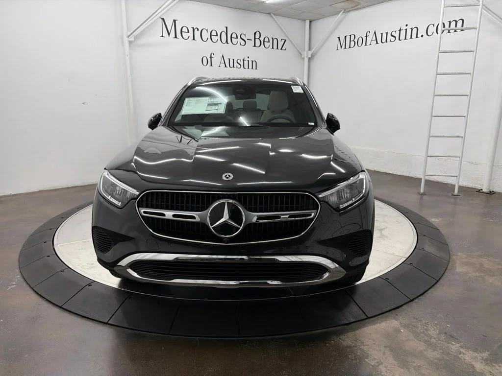 New 2027 Gray Mercedes-Benz GLC 300 image 2