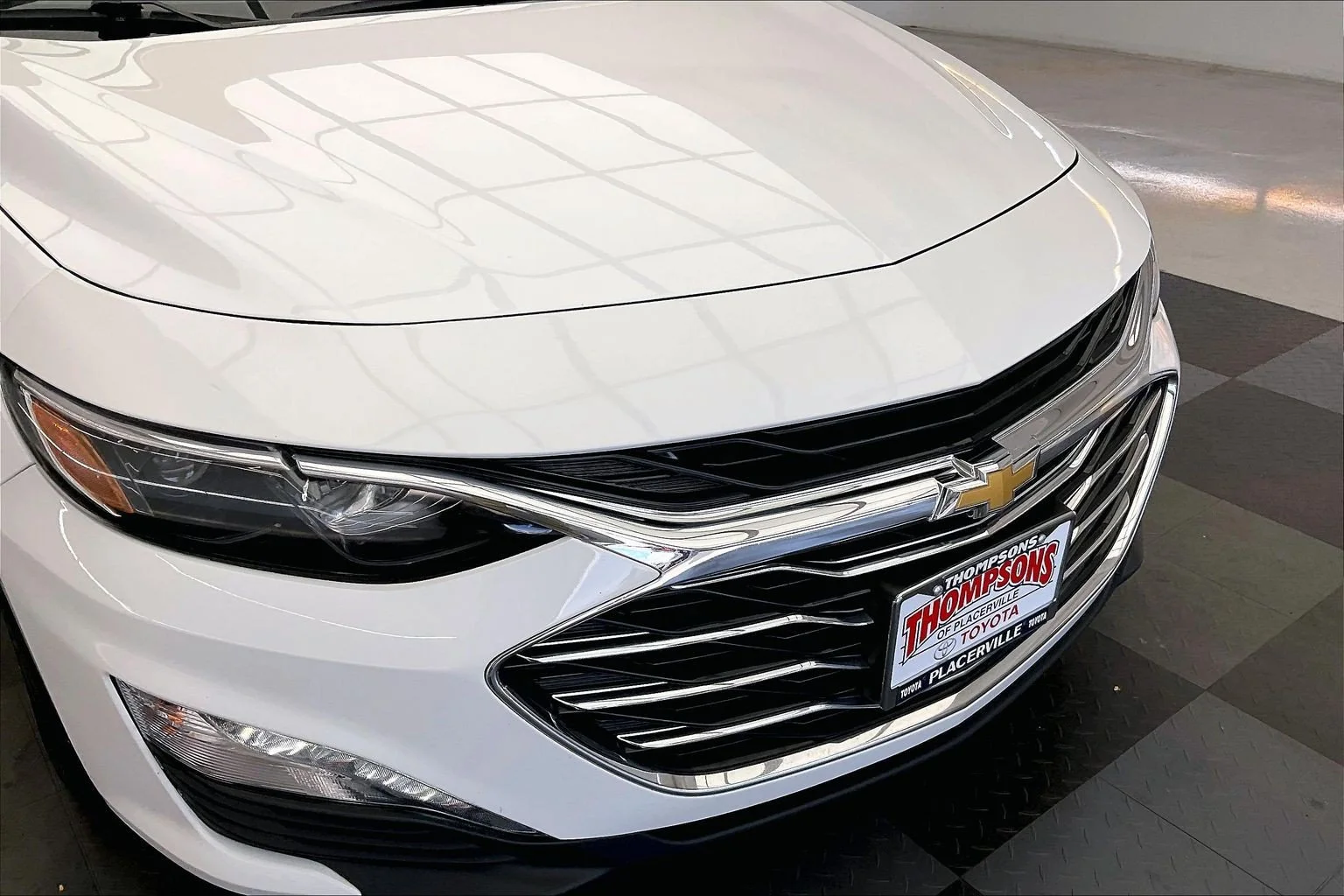 Used 2025 Summit White Chevrolet LT image 31