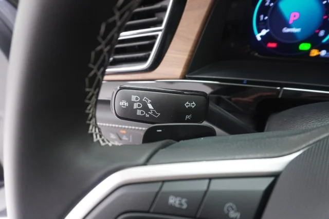 New 2026 Pure Gray Volkswagen 2.0T SE w/Technology image 28