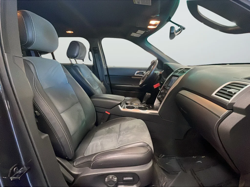 Used 2015  Ford XLT image 26