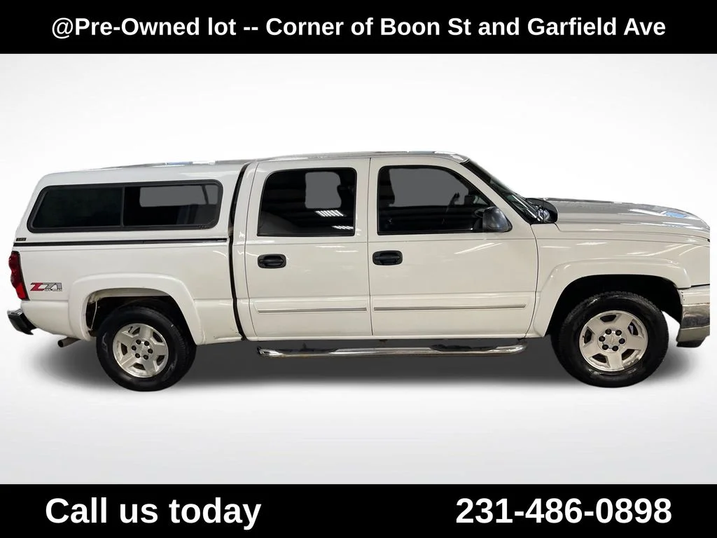 Used 2006 White Chevrolet LT image 6