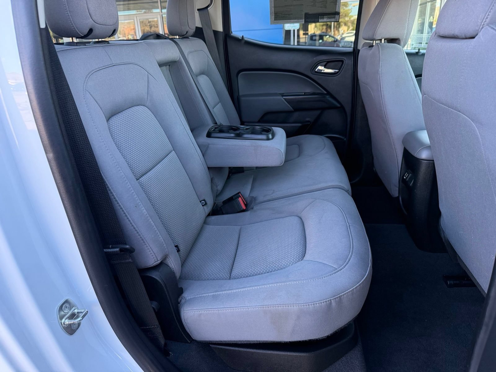 Used 2020 SUMMIT WHITE Chevrolet 4WD LT image 31