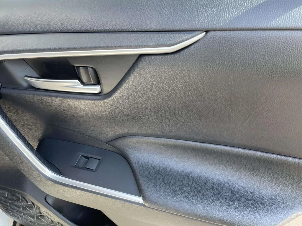 Used 2019  Toyota XLE image 9