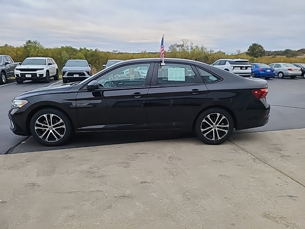 2022 Volkswagen Jetta 1.5T Sport photo 4