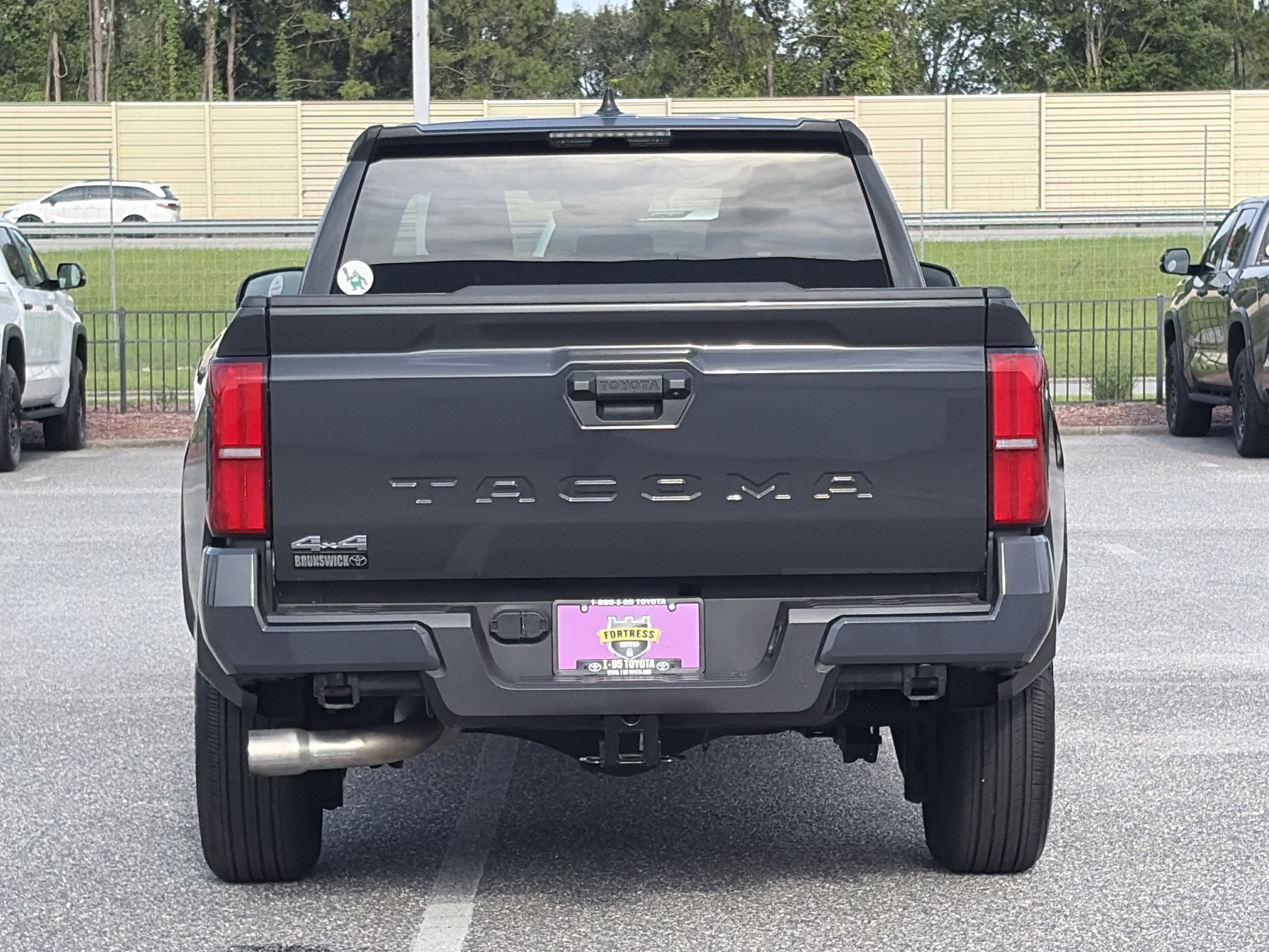 2025 Toyota Tacoma SR5 - Photo 27