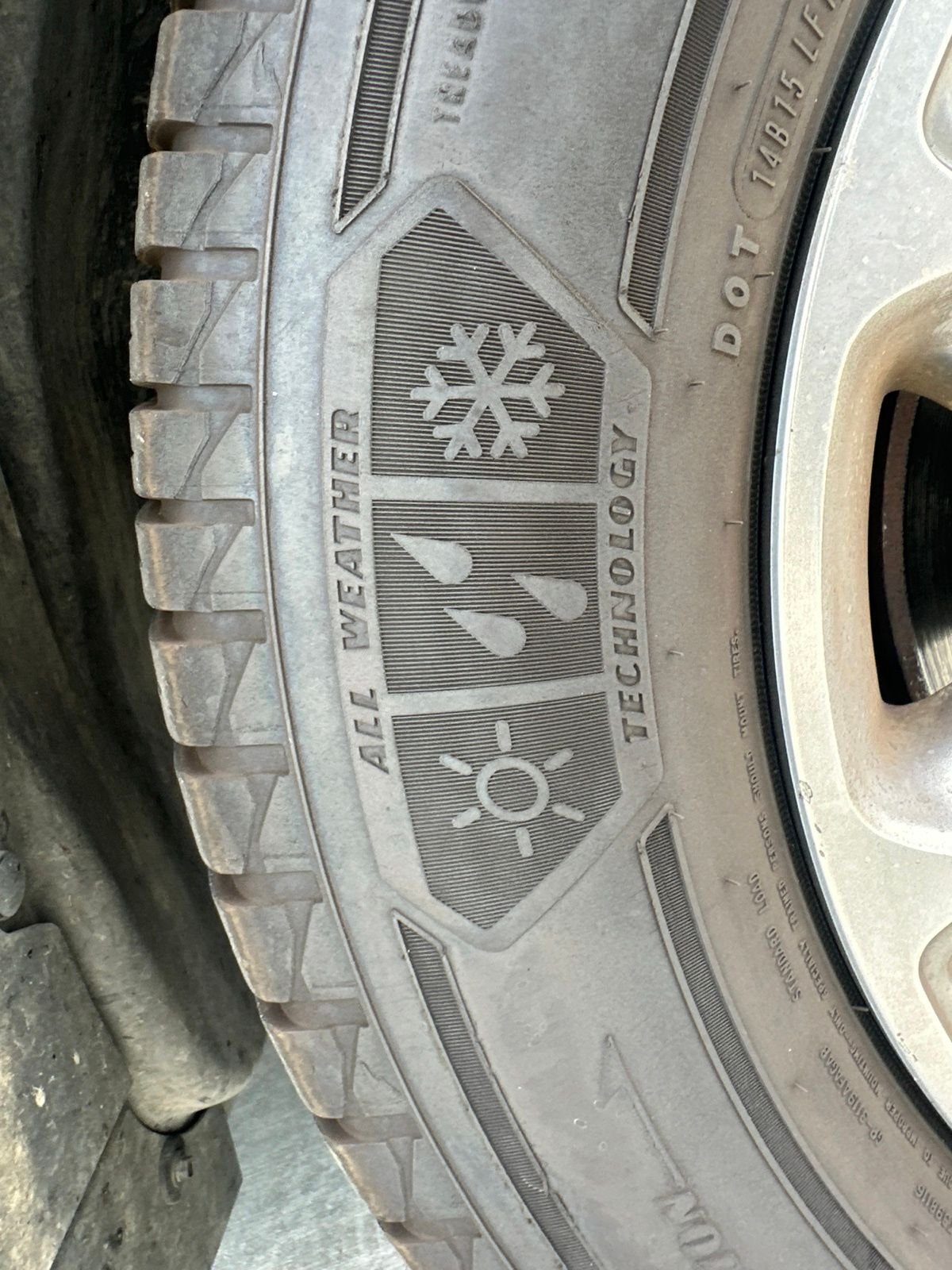 Used 2019 Diamond Black Crystal Pearlcoat Jeep Trailhawk image 13