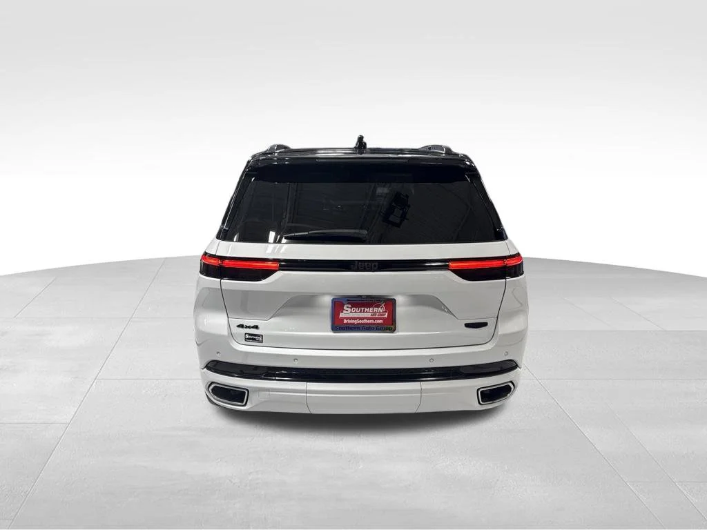 Used 2023 White Jeep Summit Reserve image 7