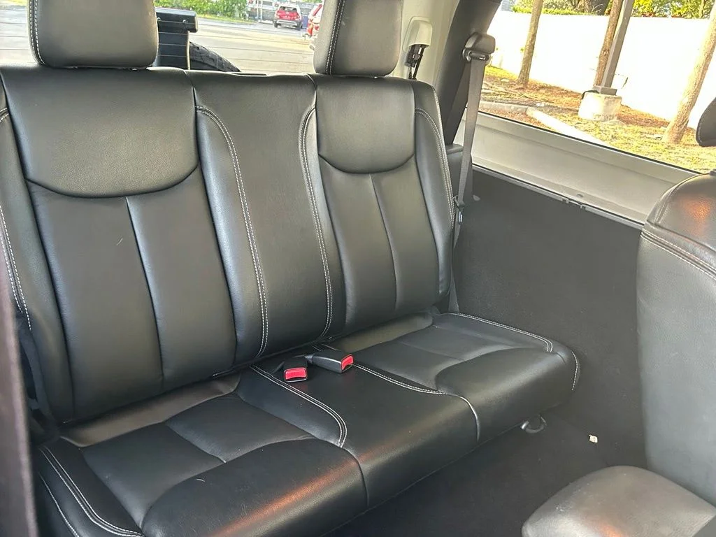 Used 2016 Silver Jeep Sahara image 29