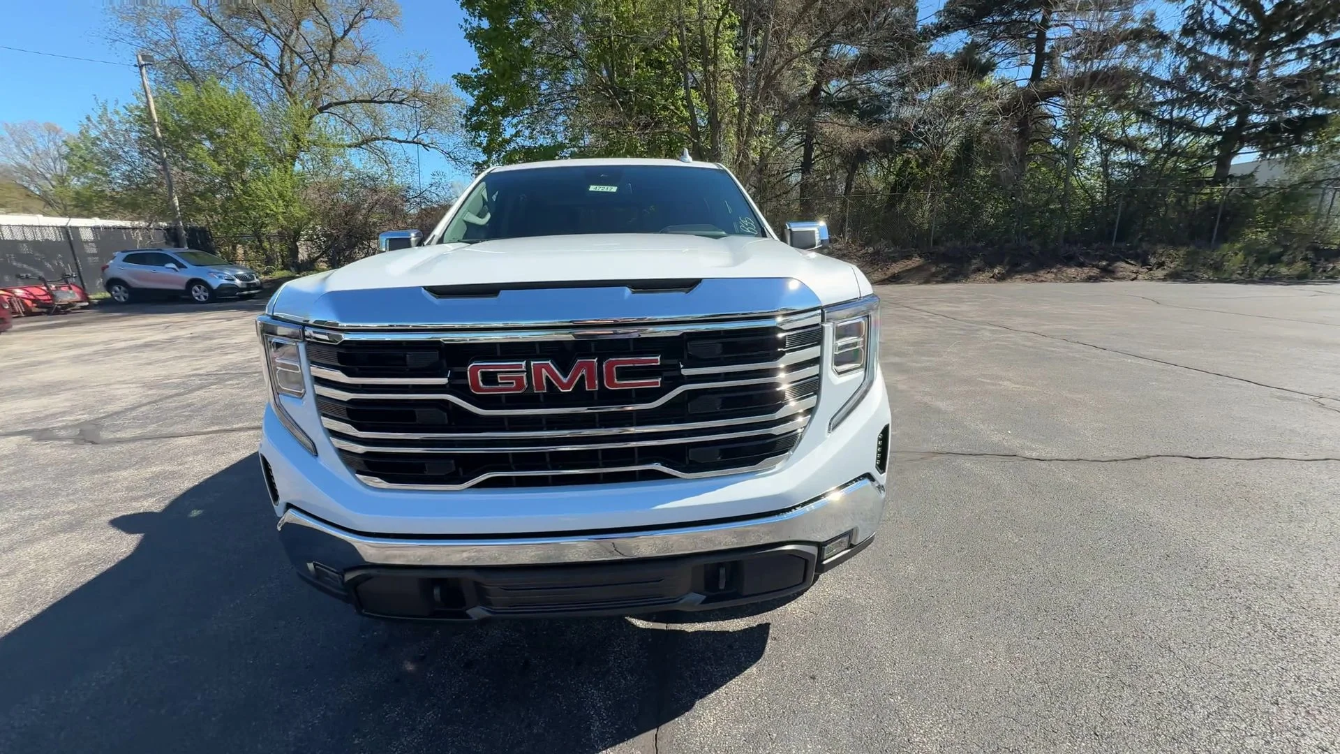 New 2026 Glacier White Tricoat GMC SLT image 3